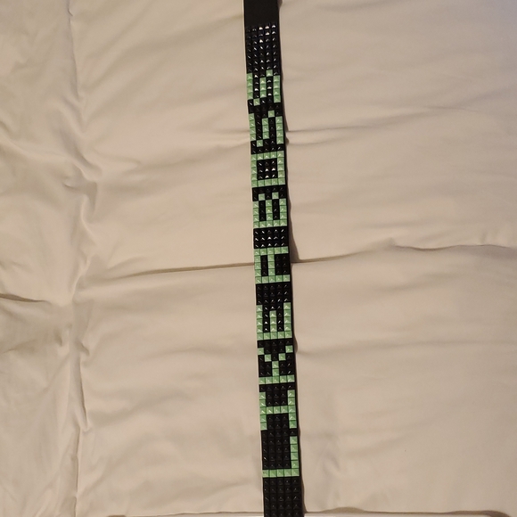 Black Genuine bonded leather belt - with glow in the dark words "Like A Boss". - Picture 3 of 4